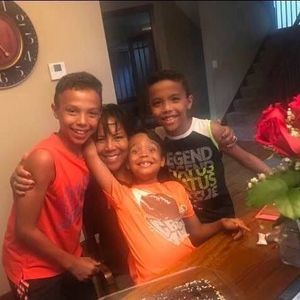 Meet your Posher, Mioki